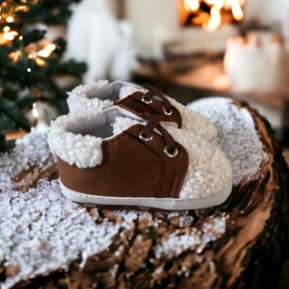 HALLOWEEN SALE!!!  BUY NOW ONLY - Baby's Fluffy Booties - Picture 4 of 4